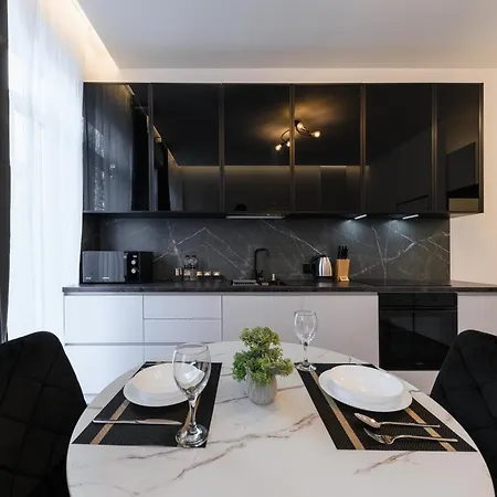 Luxury Laborca Apartament *