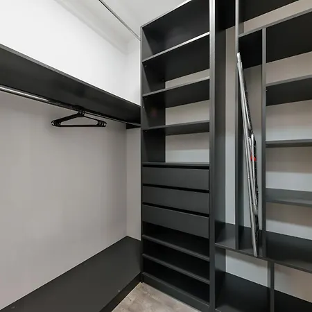 Luxury Laborca