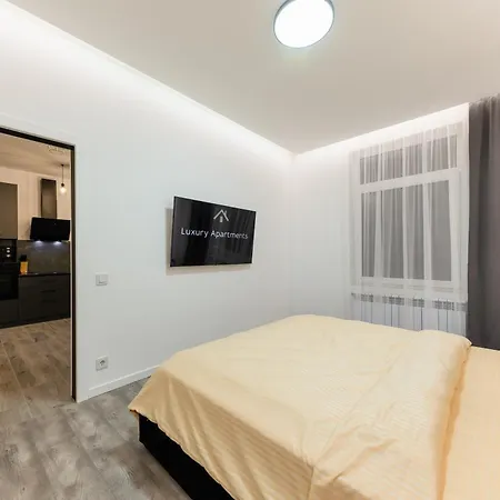 Luxury Laborca אוזהורוד