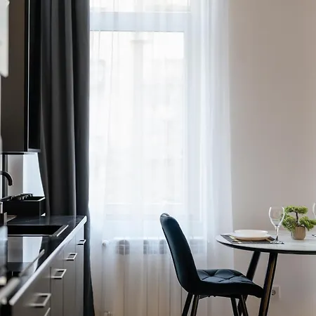 Luxury Laborca דירה אוזהורוד